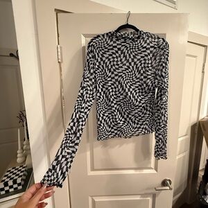 Black and White Geometric Women's Top